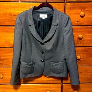 Le suit top only
Pockets